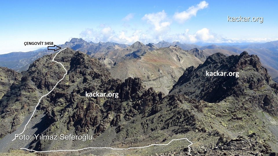 kackarlar-cengovit-polant-54.jpg - Çengovit 3458 mt. - Polant 3494 mt. Zirve Tırmanışı / Kaçkar Dağları (2 Eylül 2017)