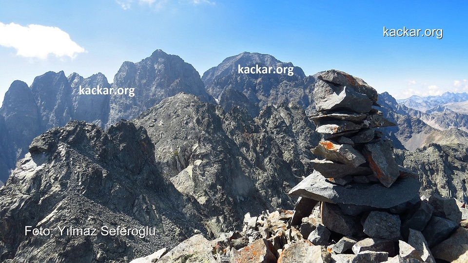 kackarlar-cengovit-polant-64.jpg - Çengovit 3458 mt. - Polant 3494 mt. Zirve Tırmanışı / Kaçkar Dağları (2 Eylül 2017)